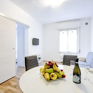 Cesare Apartment Sirmione